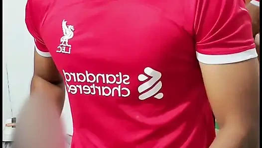 Çok azdım, sikim patlayacakmış gibi hissettim.