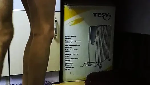Karısını sikiyor ve deliklerini yakın çekim gösteriyor