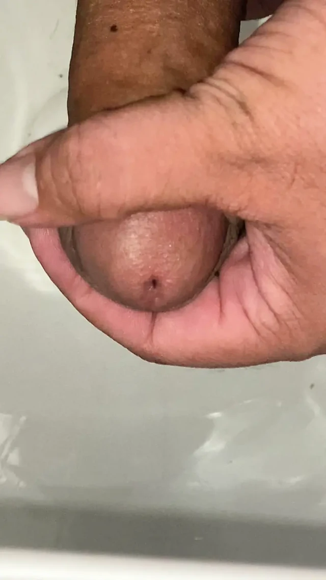 Gerçekten ateş gibi bir sikim var ve içine bir delik açmaya çalışıyorum, tüm o gazı içine boşaltmak için