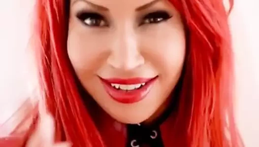 Kırmızı lateks güzel liza