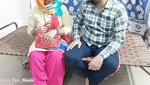 Güzel Hintli üvey anne amcık ve göt üvey oğlu tarafından sert sikiliyor