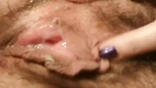 Frig klitoristen amcık orgazmına