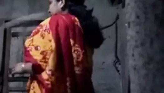 babhi gösteren göğüsler