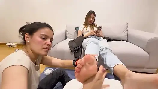 Komşumun ayakları çılgınca