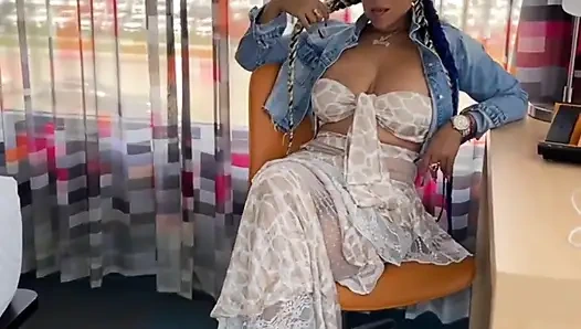 Benimle yatakta 2 Kübalı kadın olması çok lezzetli!