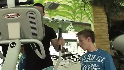 Eşcinsel anal denemek istiyor