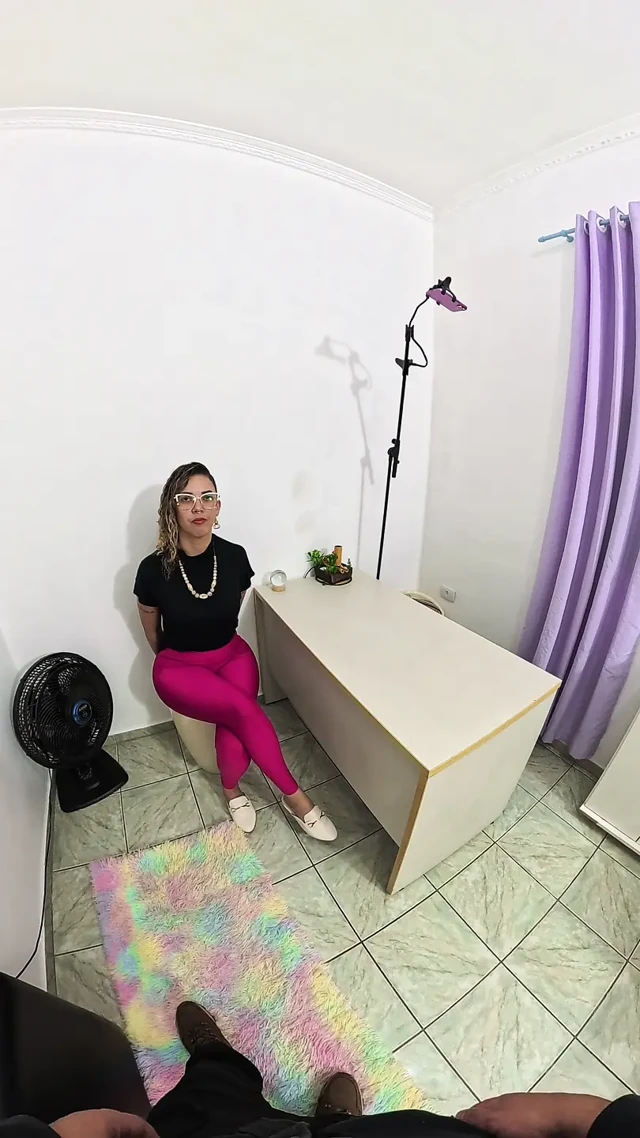 Yakalanmaktansa göçmenlik memurunun kaprislerine teslim olmak daha iyidir.