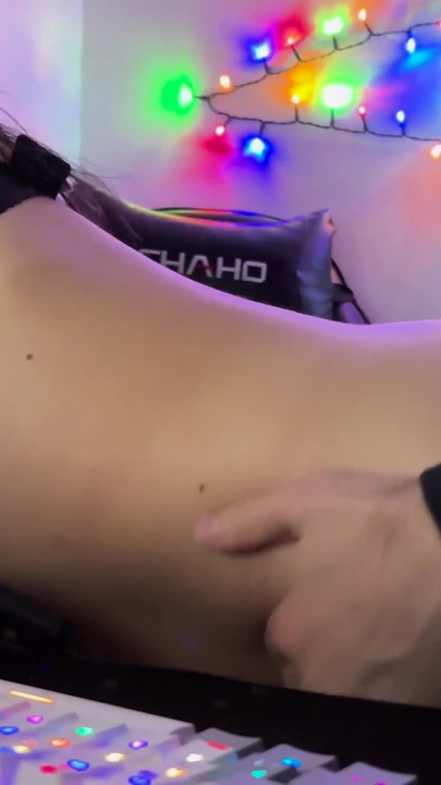 Üveykardeşim Bölümü Geçmeme Yardımcı Olunca… Ben de Ona Bedenimle Karşılık Verdım 😈 | Klip 1