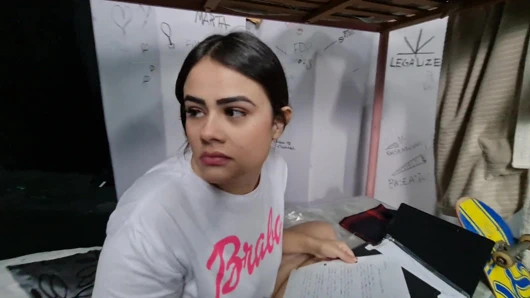 Yüz hakimiyeti kızıl saçlı üst model domina