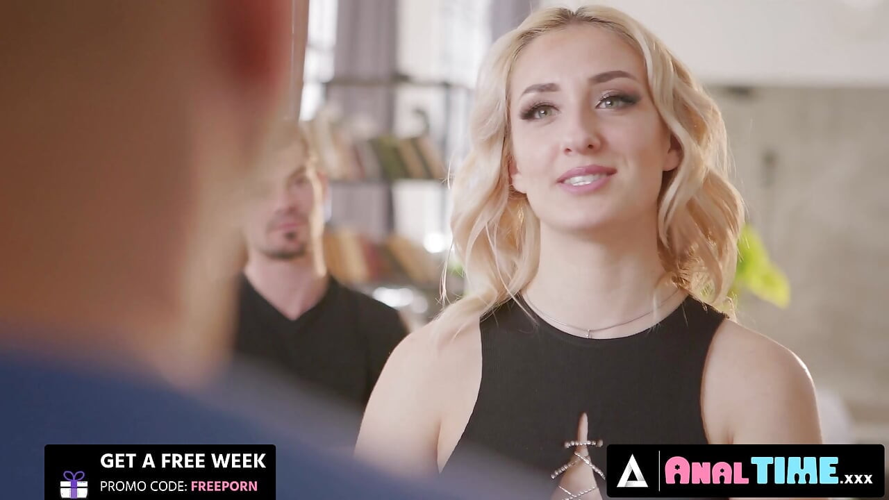ANALTIME.XXX - seksi sarışın iki deliğini de iki fotoğrafçı tarafından aynı anda sikilmesini istiyor