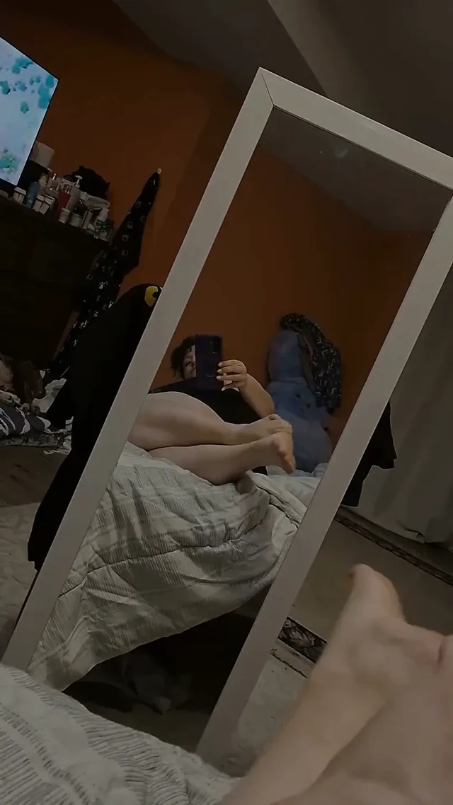 Seksi ayaklarım oynamayı seviyor