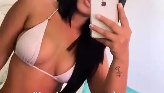 Paola  hermosas tetas