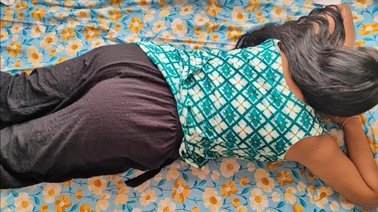 Üvey annenin büyük memeli en iyi arkadaşı - Hintli - önce üvey anne geliyor - sadona ma
