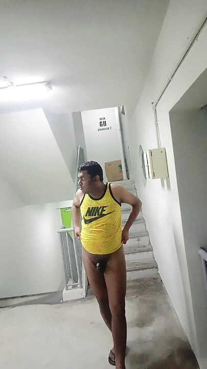 Herkesin içinde striptiz