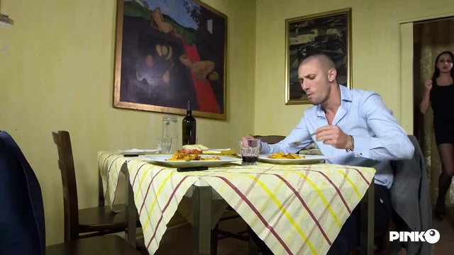 Laura Fiorentino выебали ее задницу банка Luca Ferrero