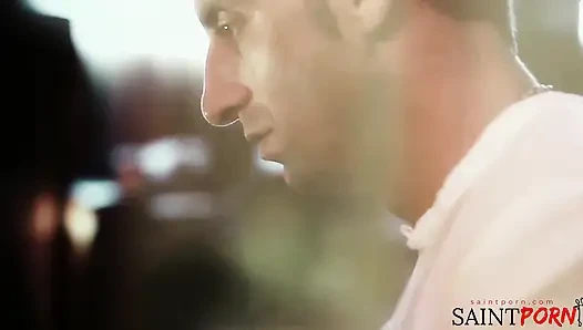 Erotik yazar muhteşem kadınların karanlık şehvetlerini ve fantezilerini tadıyor