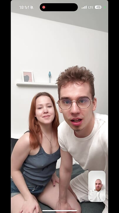 Mobil sürüm eş değiştirenler video bağlantısıyla buluşuyor ve çevrimiçi seks yapıyor