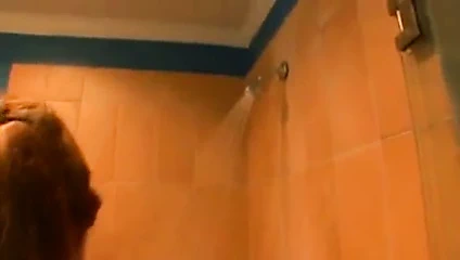 Bbw kırmızı sıcak duş