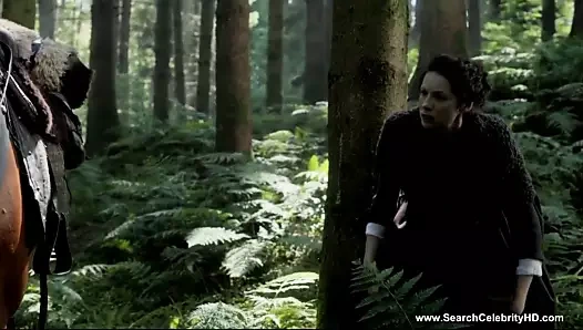 Laura donnelly çıplak - yabancı s01e14