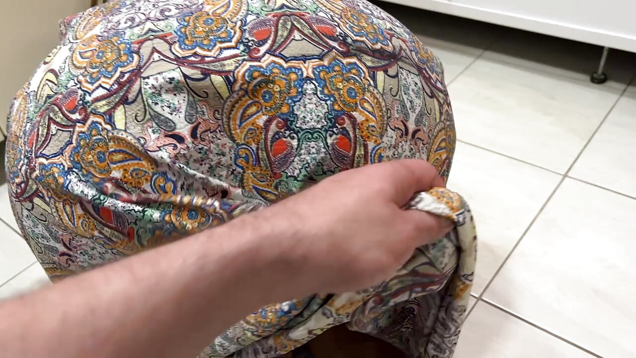 Büyük götlü olgun bir ev hanımıyla anal seks