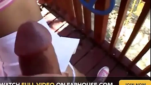Seksi çılgın genç kız için anal darbe