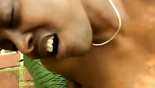 Siyah lezbiyenler sikme kayış üzerinde stil