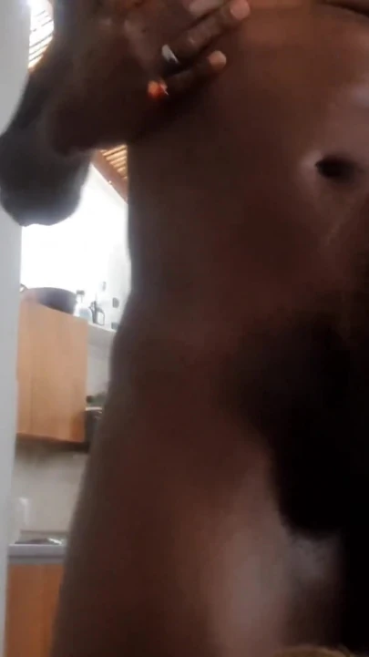 Sert yarağım mastürbasyon yapıyor inliyor ve inliyor