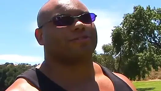 Vixen Vogel büyük bir siyah yarağı küçük beyaz deliğine sokuyor. vixen vogel, balyoz çekiç - sapık orta yaşlı seksi kadınlar