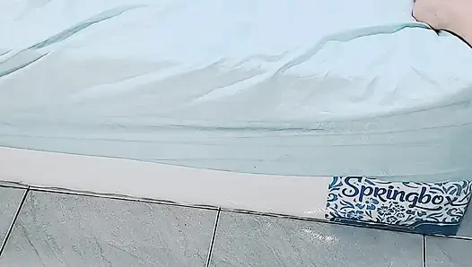 Siparişleri teslim etmek müşterilerle birlikte ödeme yapıyor