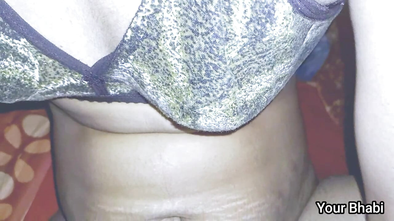 Indian hot bhabhi removed the water by fingering in chute, pat 1