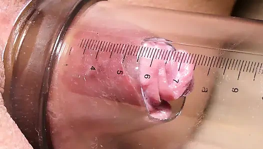 Sikişen hayranlarım için fışkırtıyor ve boşalıyor