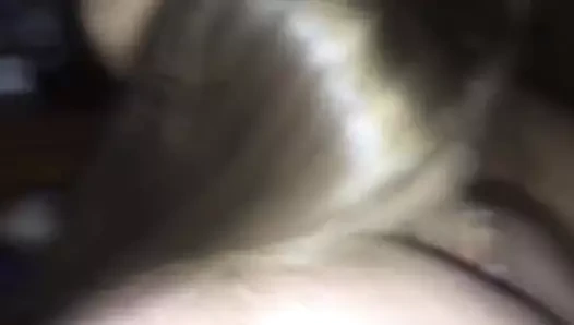 Oral tarafından bir sıcak sarışın