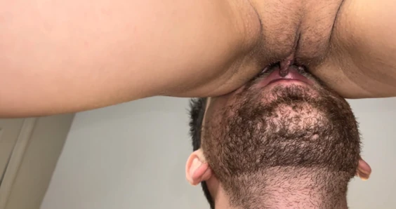 Sikime binmeden önce amını yalıyorum, amcık yiyor, seksi vücut, dövme, sıkı amcık, ıslak amcık