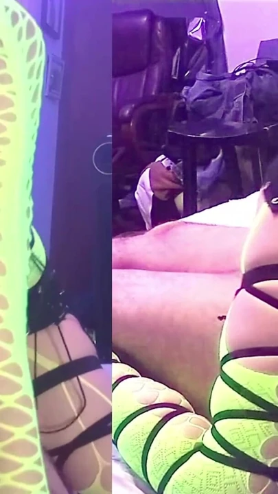 Seksi raver bebeği büyük yarağı diliyle baştan çıkarıyor ve içine boşalınıyor | Bölüm 1