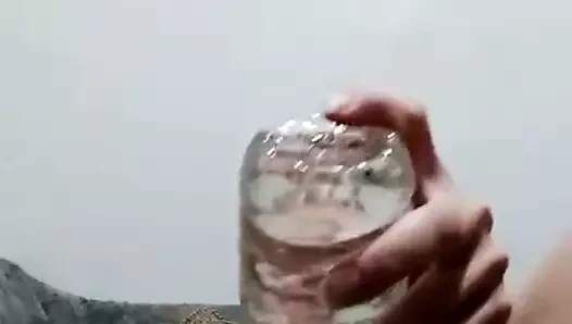 Galina skuchayet doma odna