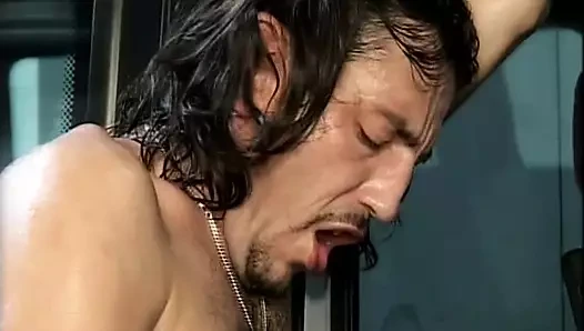 60 yaş üstü ev kadınları sırf sevişmek için barlara gitmeyi seviyor