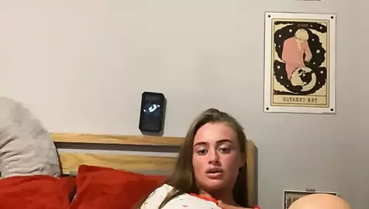 Sadece azgın büyük götlü 19 yaşındaki gotik sıkı amını parmaklamayı bırakamıyor