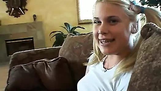 Küçük Summer azgın lezbiyeni yalıyor