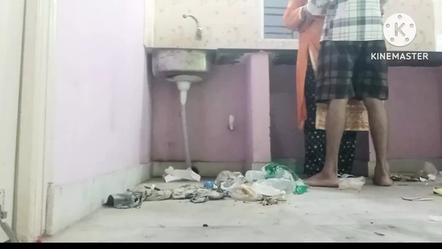 Индийская красивая домохозяйка жестко трахается дома