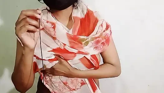 Hintli evli kadın komşusu tarafından sikiliyor