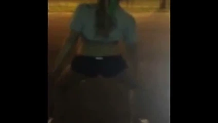 Başka bir çapa twerk