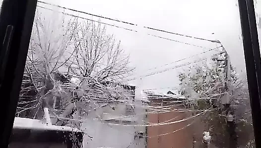 Karın etrafındaki göğüslerime bak