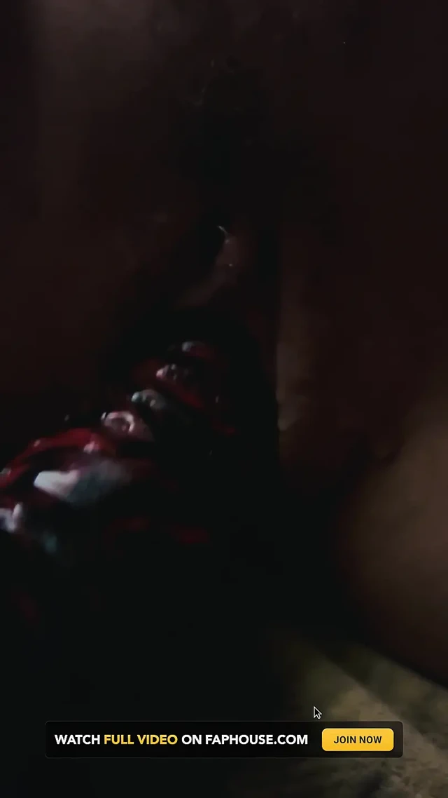 Paige yaratık seviyor