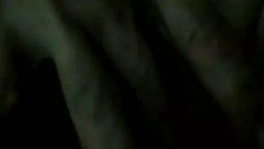 Çok güzel anneanne parmak bir aç kedi