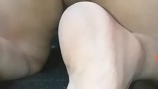 Bizim için en mutlu anne karım ve boşalmam gerekiyor