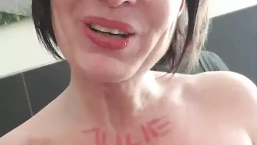 Köle julie'nin kendini şaplaklama filmi