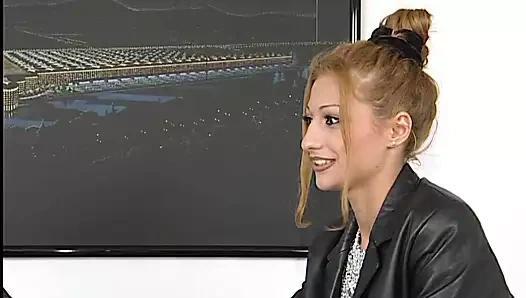 Junge Rothaarige ist spermasuechtig