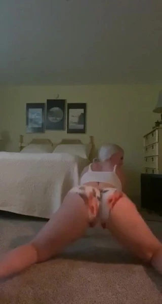 Şimdiye kadarki en iyi beyaz kız twerk!