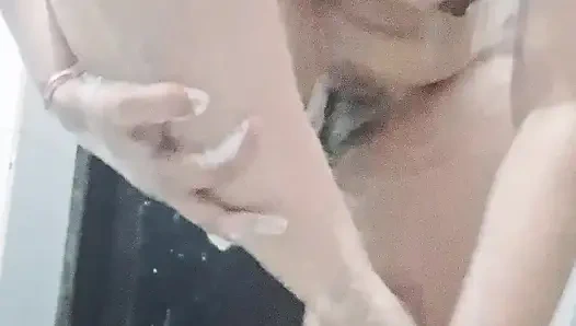 Hintli kız 20 yaşındaki banyo videosu riya desi ateşli hintli