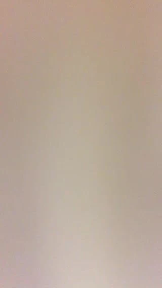 Yarasa odası büyük götünü gösteriyor